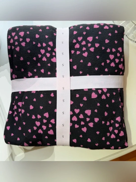 Victoria's Secret Black Thermal Pajama Set with Pink Heart Print - Picture 3 of 4